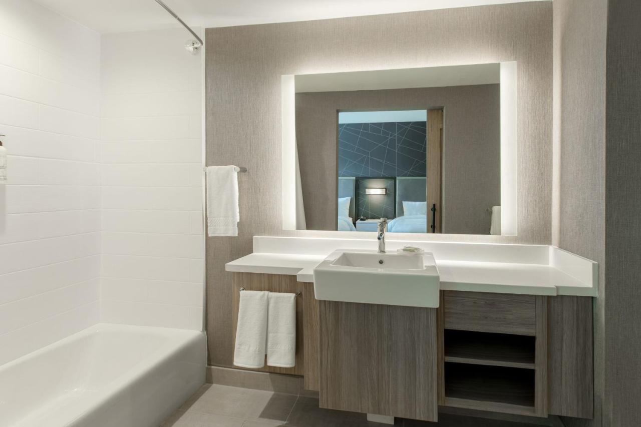 Springhill Suites By Marriott Честер Экстерьер фото