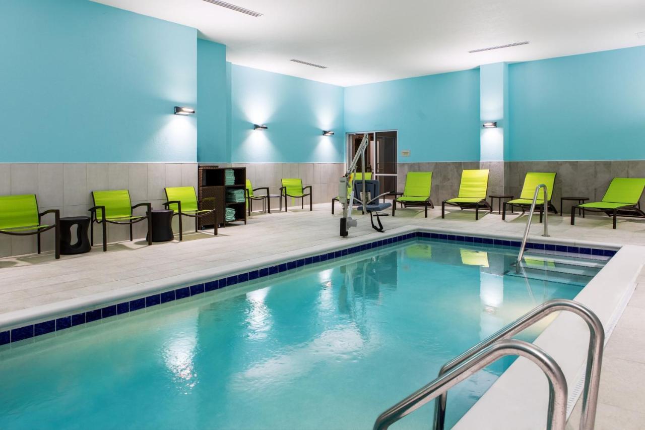 Springhill Suites By Marriott Честер Экстерьер фото